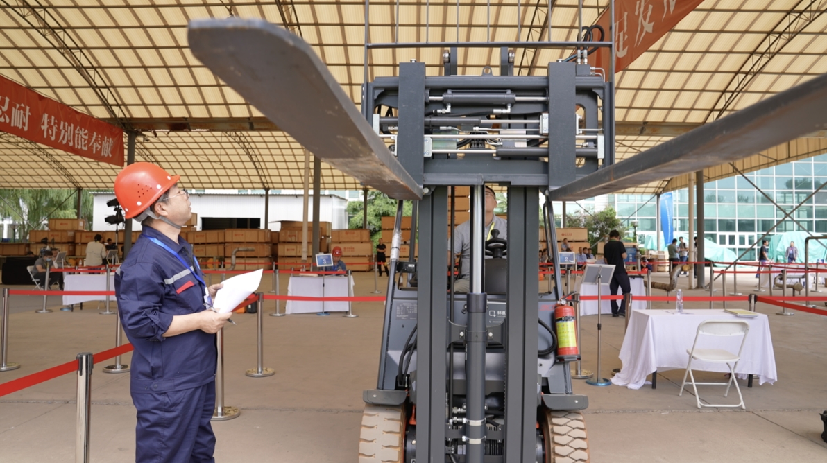 北京市特种设备检验技能比武大练兵在北京升华电梯集团厂区举办(图7) 北京市特种设备检验技能比武大练兵在北京升华电梯集团厂区举办(图7)